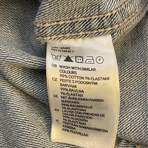 +FREE🎁  Y2K H&M L.O.G.G. Light Colored Tailor Cut Jean jacket - size 4 - Picture 9 of 16
